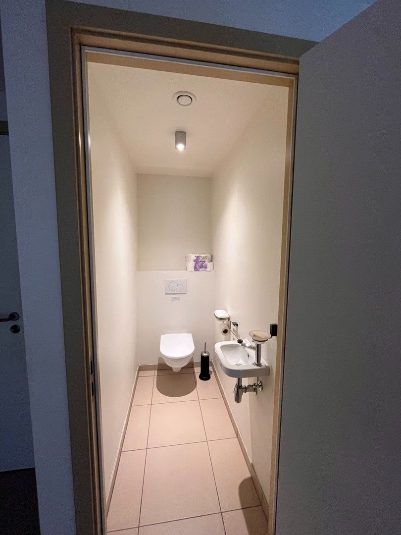 Zeer aangenaam 2-slaapkamerappartement met ruim terras en open zicht te Dok Noord foto 12