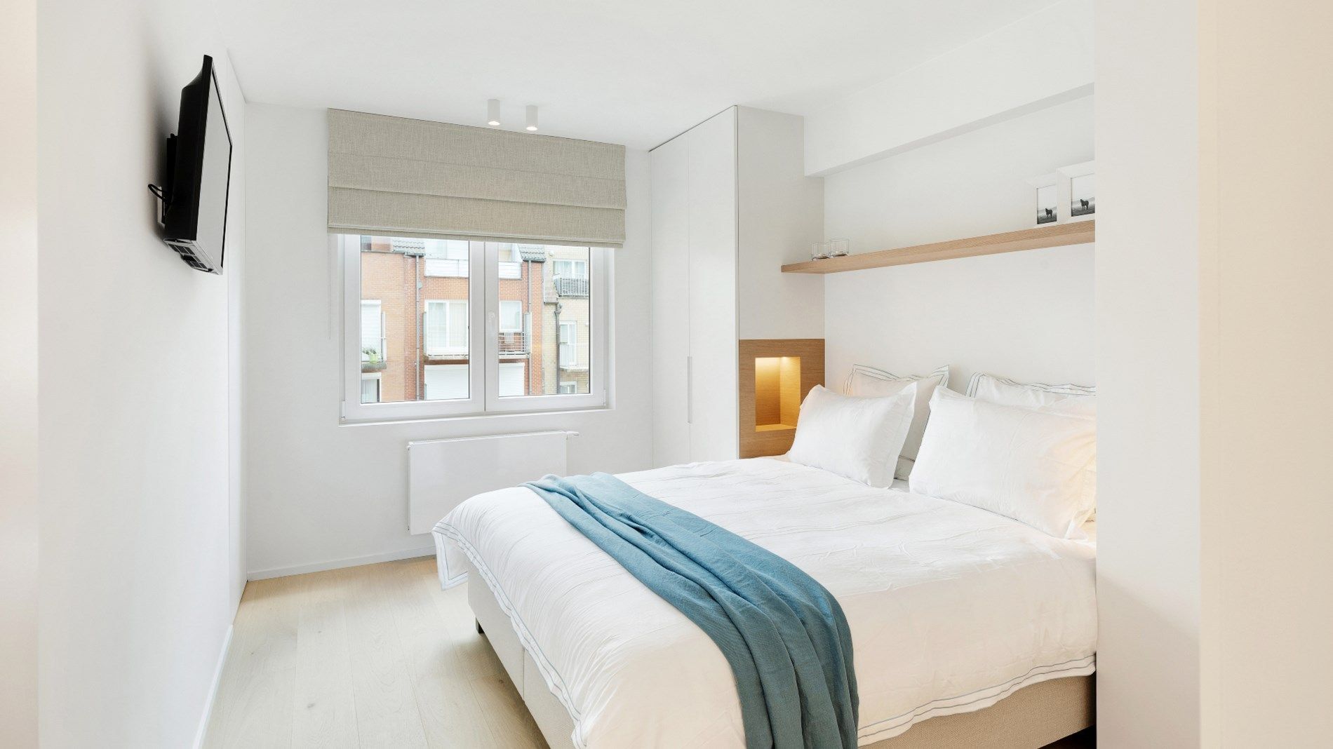 Prachtig gerenoveerd 3-slaapkamer appartement gelegen op de Lippenslaan.  foto 13