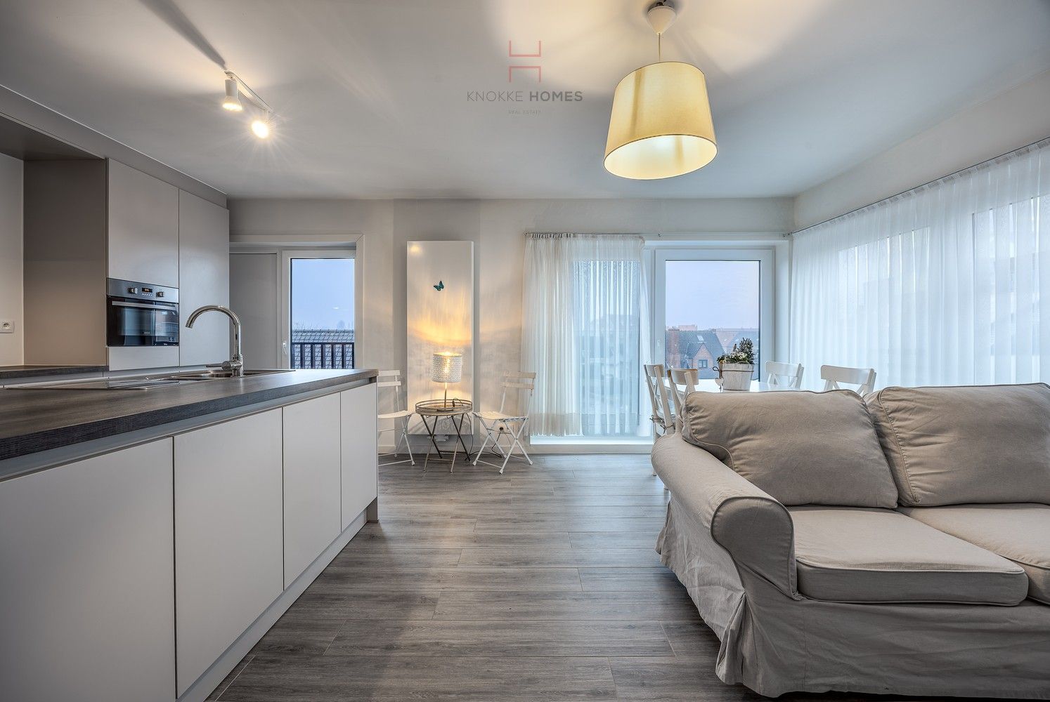 Prachtig volledig gerenoveerd 2-kamer hoekappartement in Heist-aan-Zee foto 3