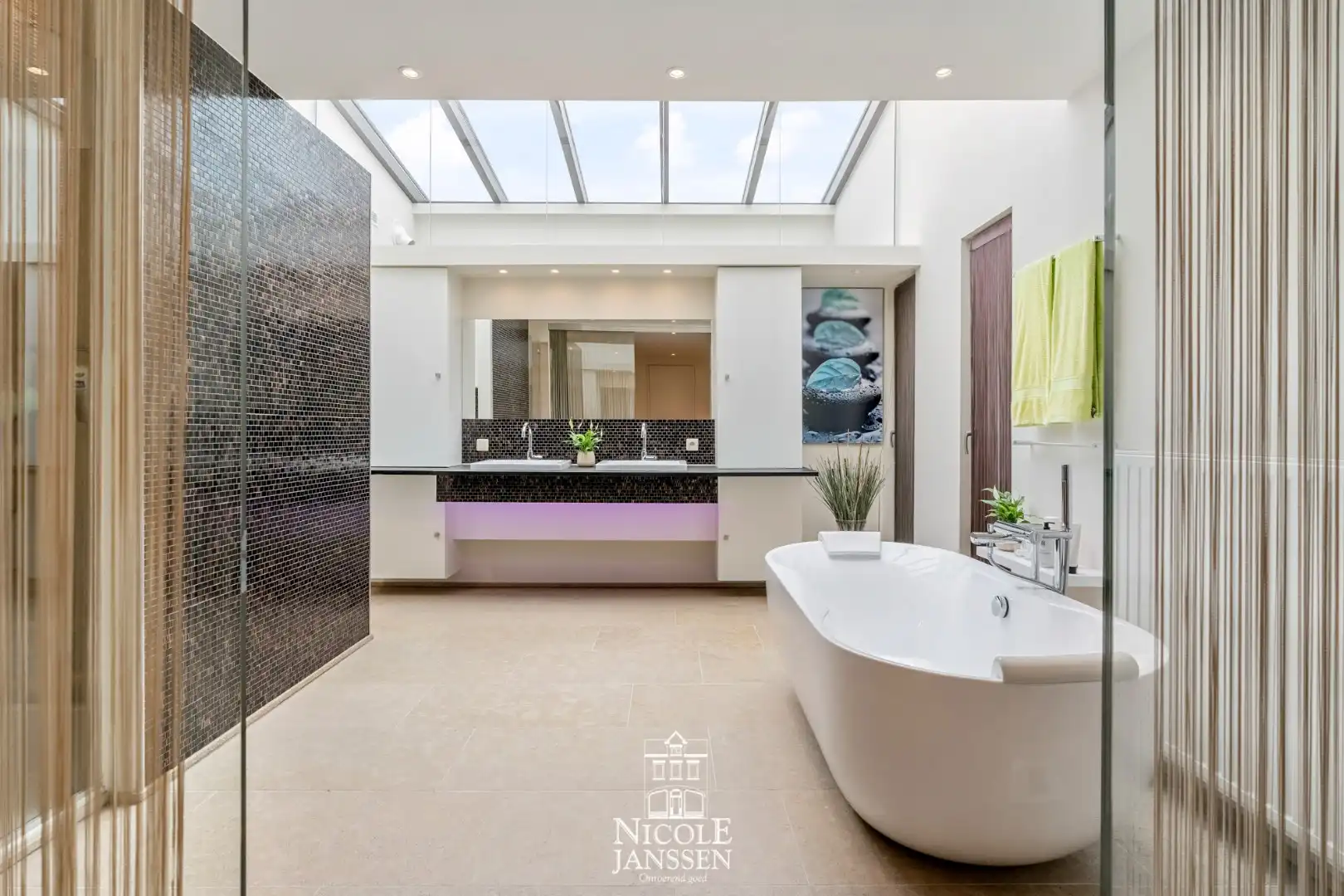 Prachtig luxeappartement met twee slaapkamers en ruim terras nabij centrum  foto 16