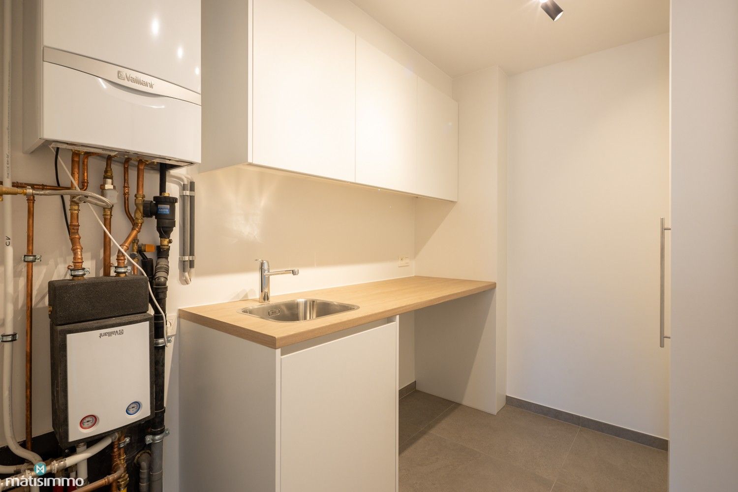 NIEUWBOUWDUPLEXAPPARTEMENT VOORZIEN VAN ALLE COMFORT MET DRIE SLAAPKAMERS TE MOPERTINGEN foto 13