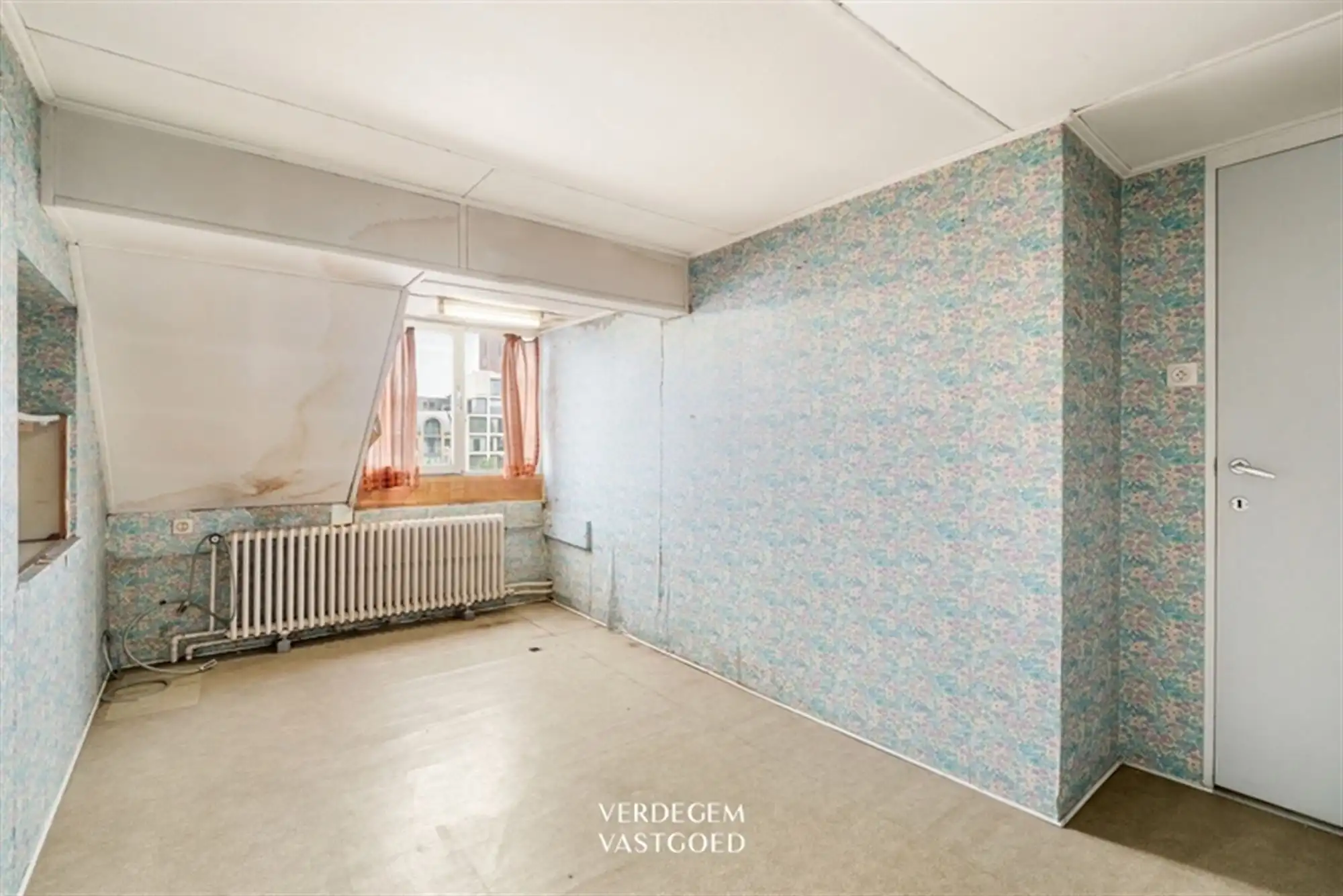 Ruime, te renoveren, woning met bouwgrond op een terrein van 869m² foto 16
