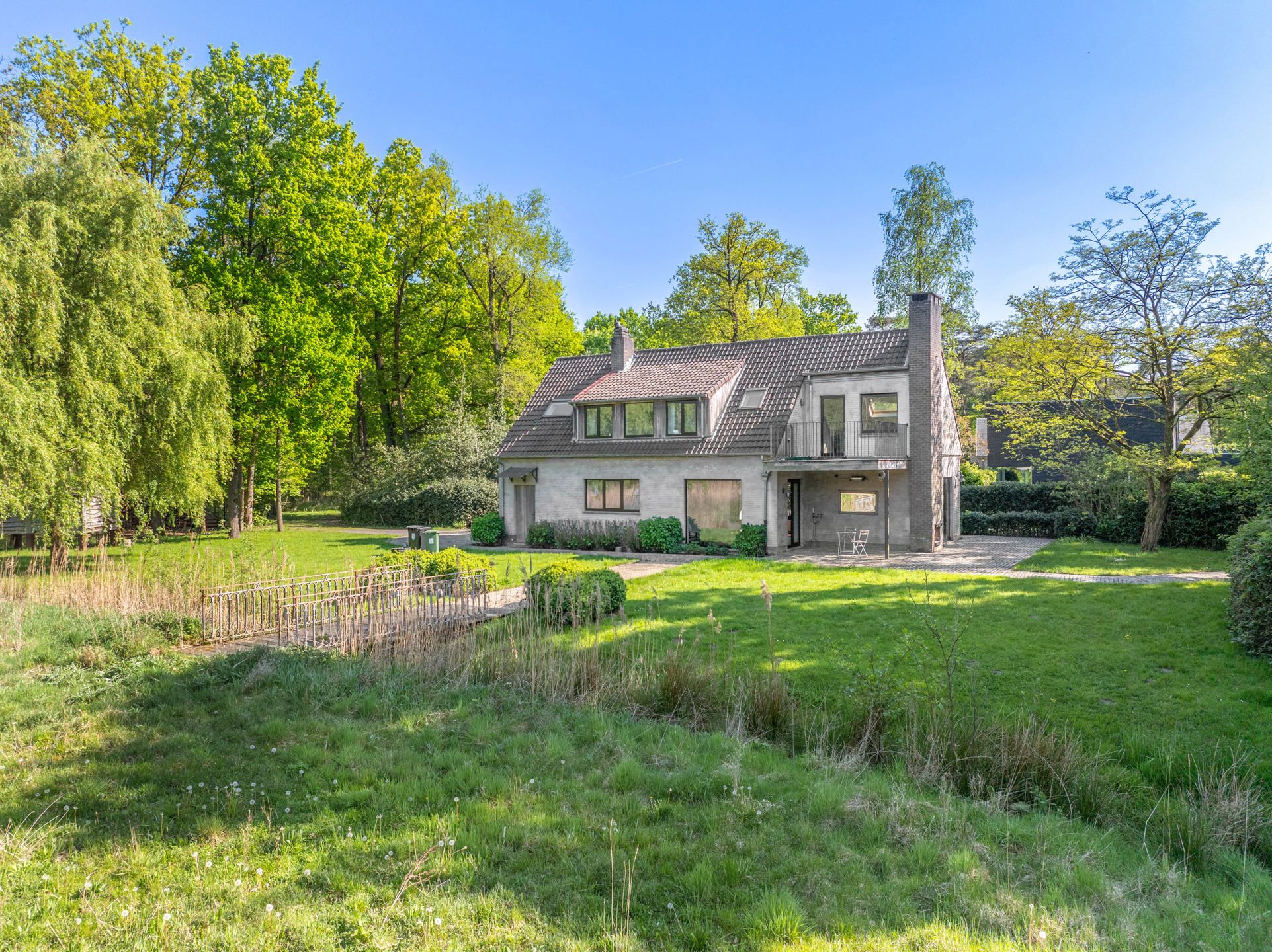 Hoofdfoto van de publicatie: Wonen in alle rust en groen op uniek perceel van 6000m²