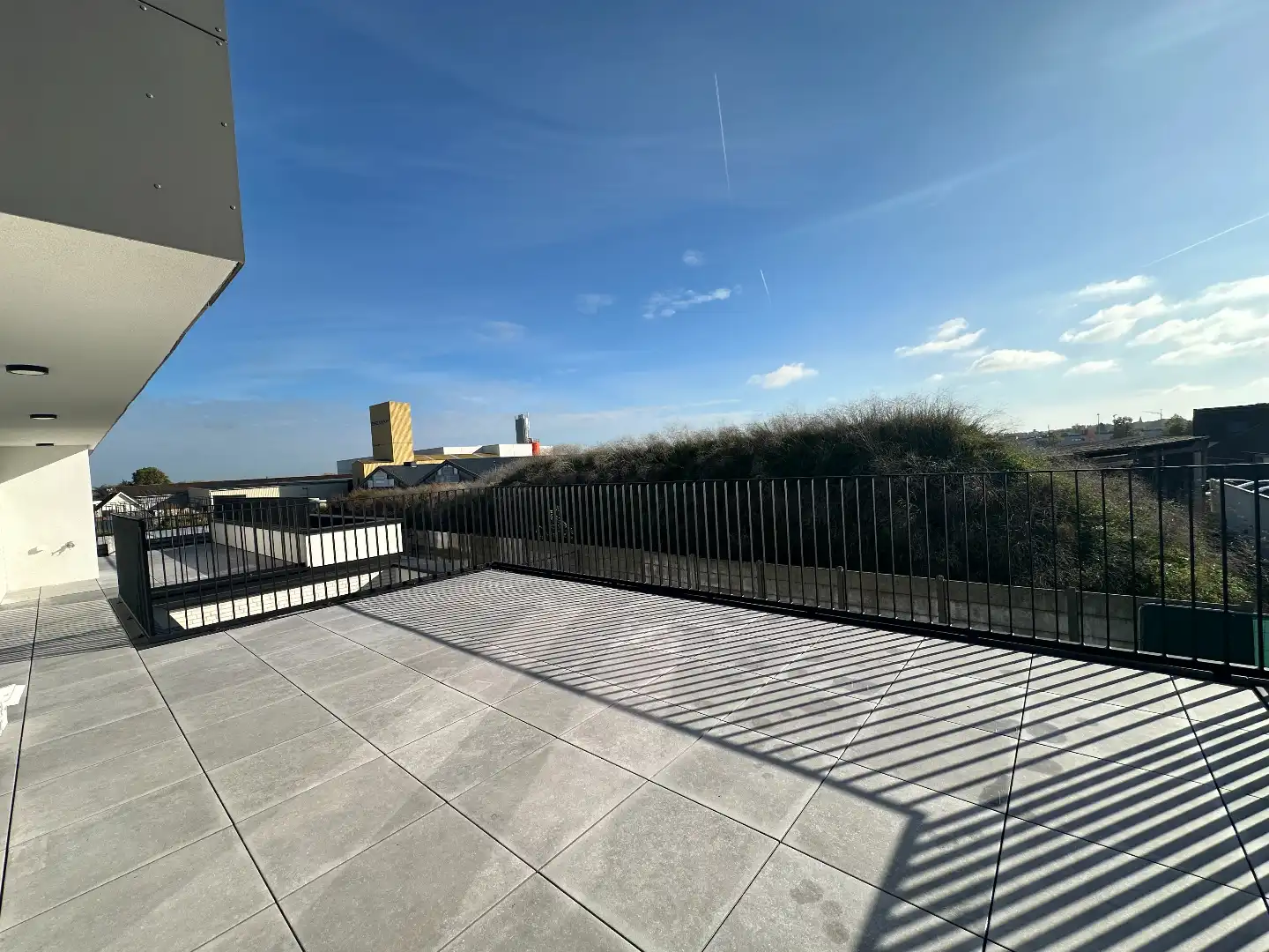 Prachtig nieuwbouwappartement op de 1ste verdieping met riant terras. foto 5