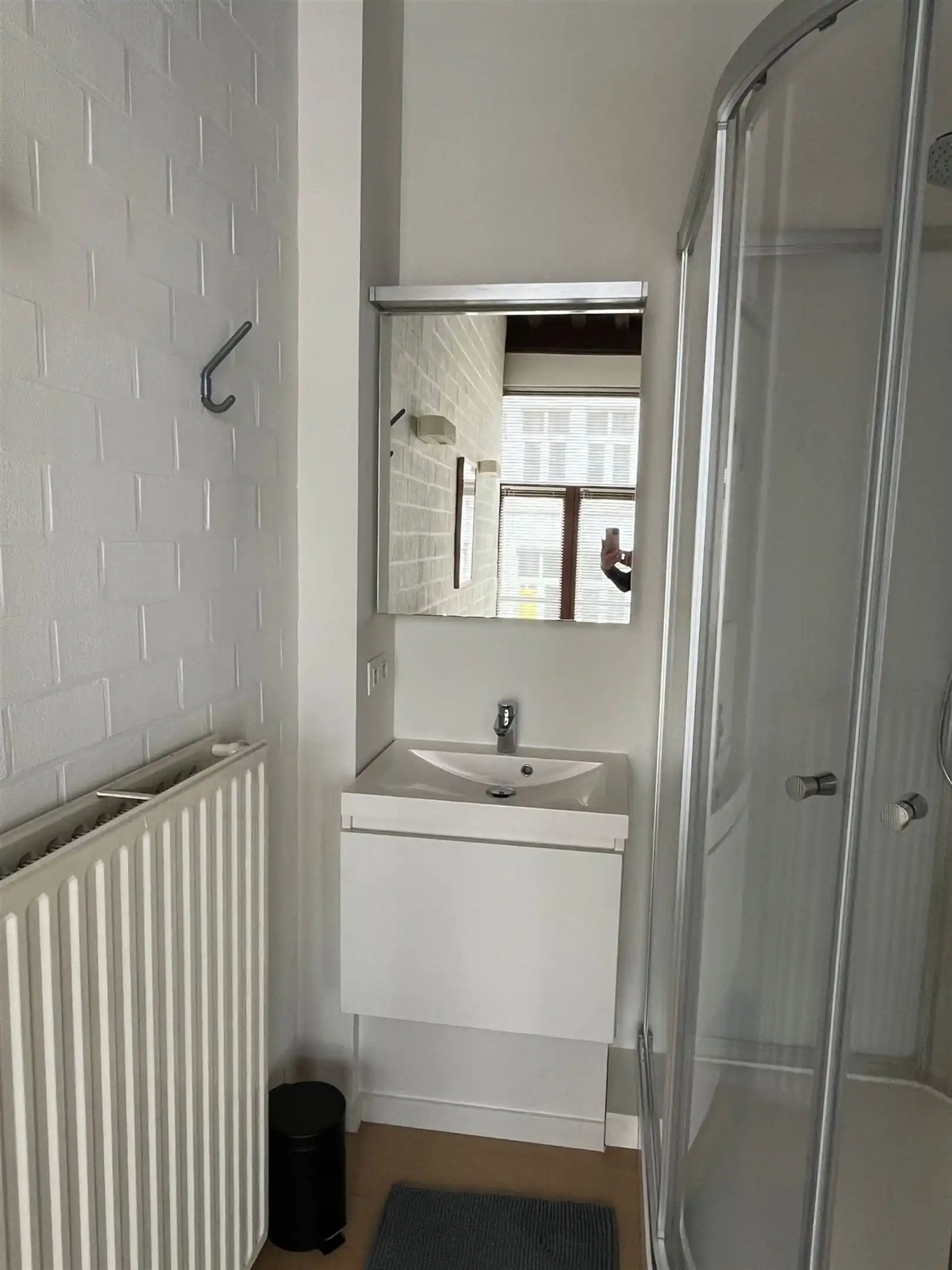 Volledig gerenoveerd  gemeubeld éénslaapkamer appartement foto 20