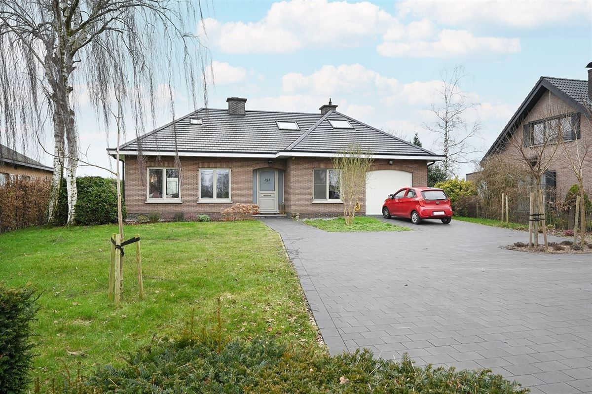 Villa op mooi perceel  foto {{pictureIndex}}