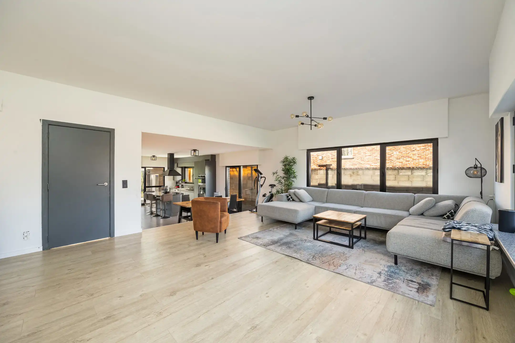 Instapklare woning met 4 slpk en ruim bijgebouw te Mol foto 4