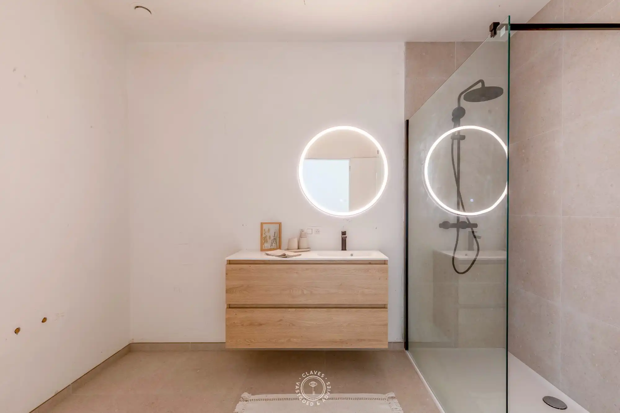 Deluxe drieslaapkamerappartement met privatieve tuin foto 15