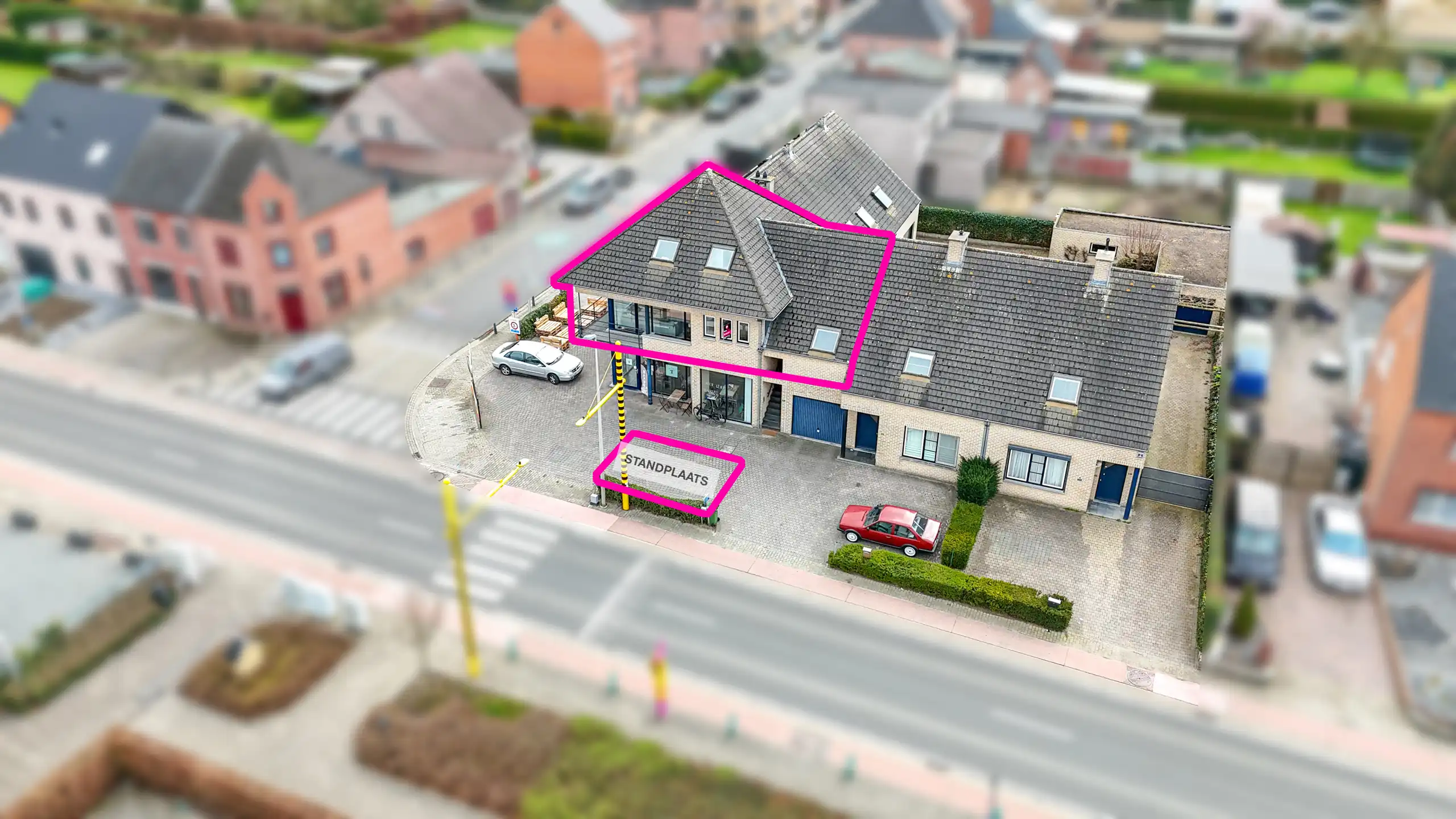 Zeer ruim appartement met 4 slaapkamers en parking in Tuilt! foto 45