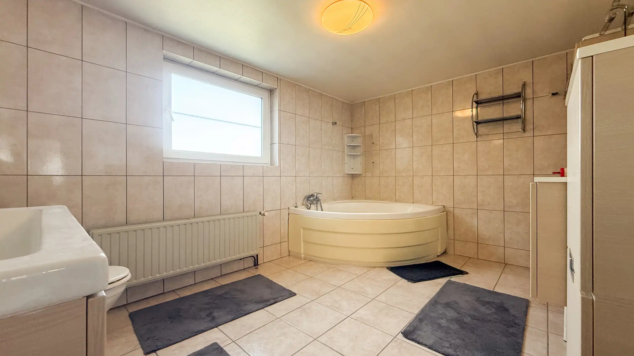 Ruime woning met 4 SLPK op een toplocatie! foto 31