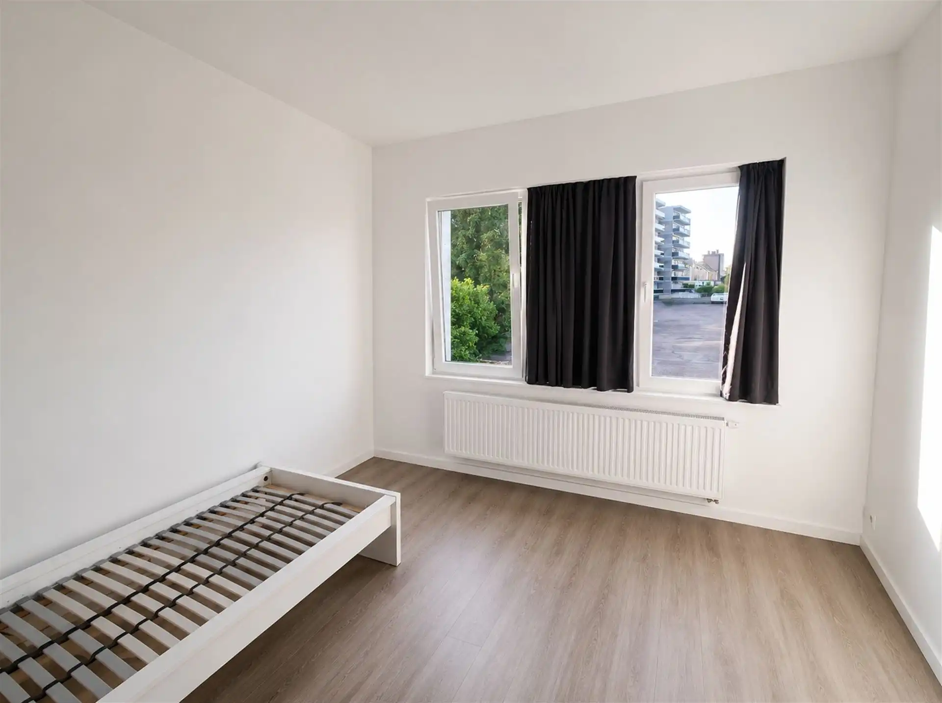 Studentenhuis met 5 koten met eigen badkamer en gem. keuken. foto 4