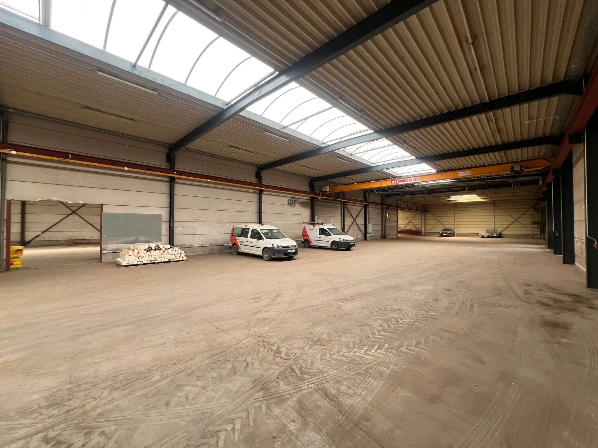 Bedrijfsgebouw op toplocatie in Houthalen, direct aan de E314 foto 12