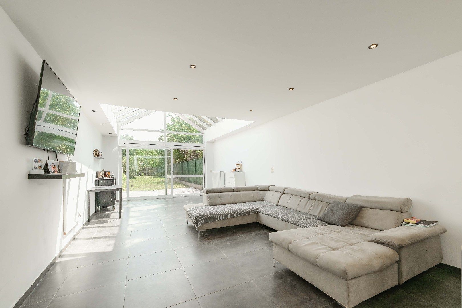 PERFECT INSTAPKLARE WONING MET TUIN EN 3 SLPKS IN HARTJE ROESELARE foto {{pictureIndex}}