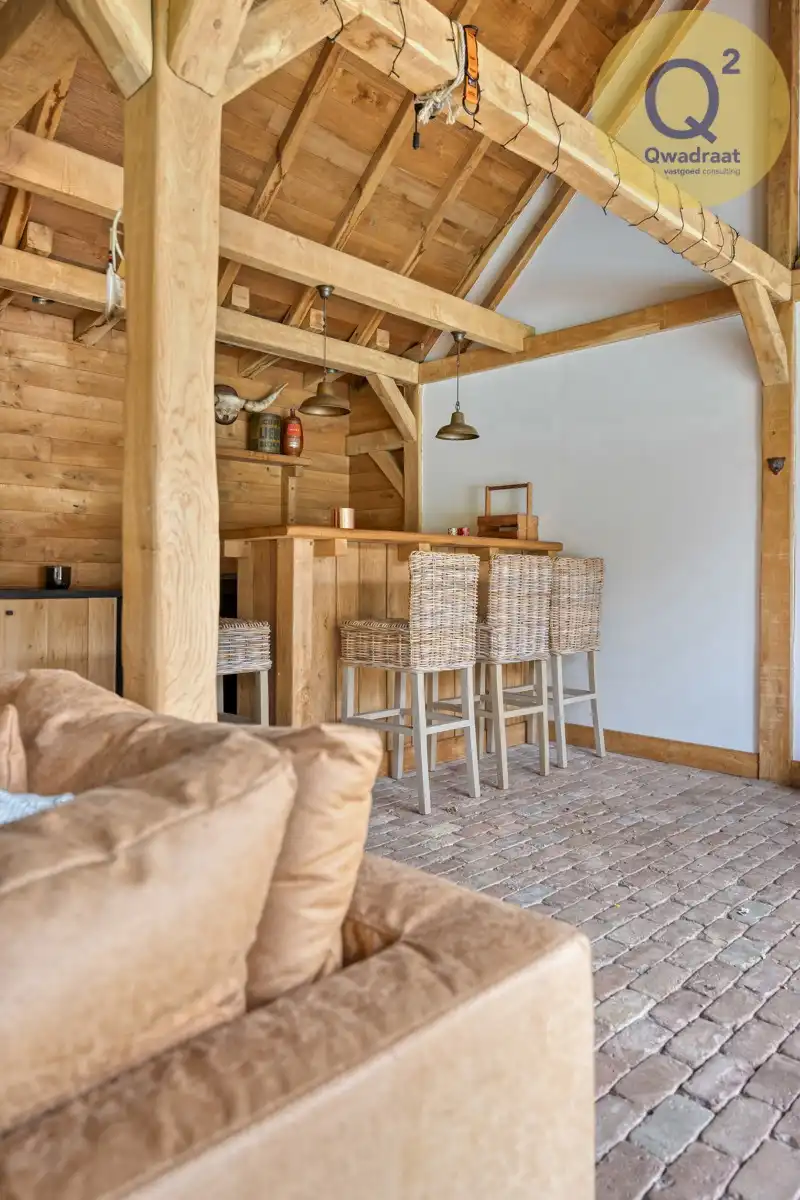Rustig gelegen villa van met zwembad en poolhouse  foto 35