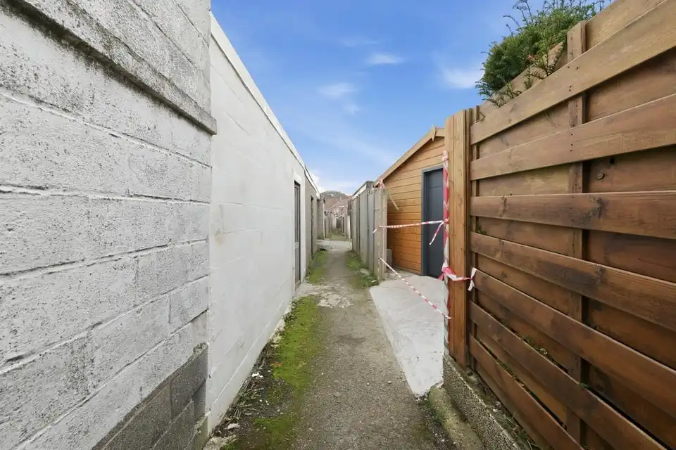 ENERGIEZUINIGE GEZINSWONING MET 3 SLKS, TERRAS EN TUIN IN TONGEREN foto 25