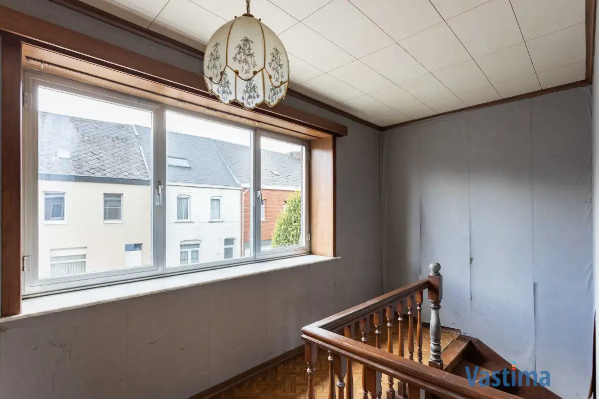 Te renoveren woning met 3 slaapkamers, garage en tuin foto 10