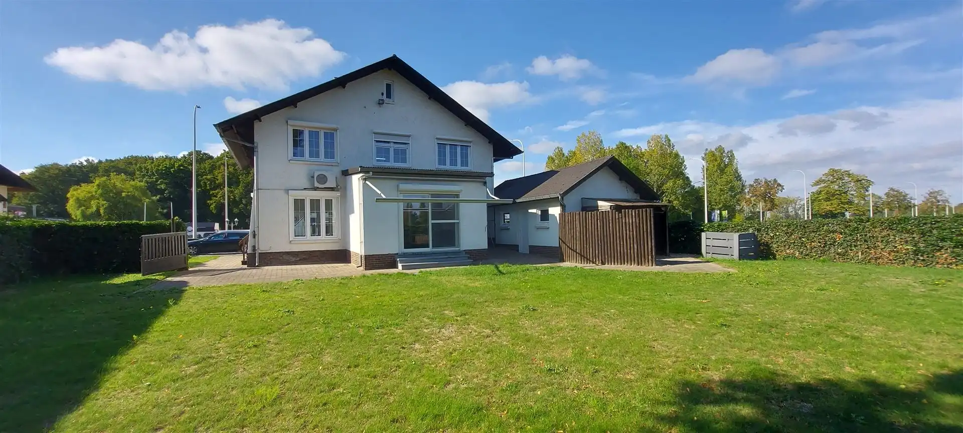 Handelsruimte met woonst foto 18