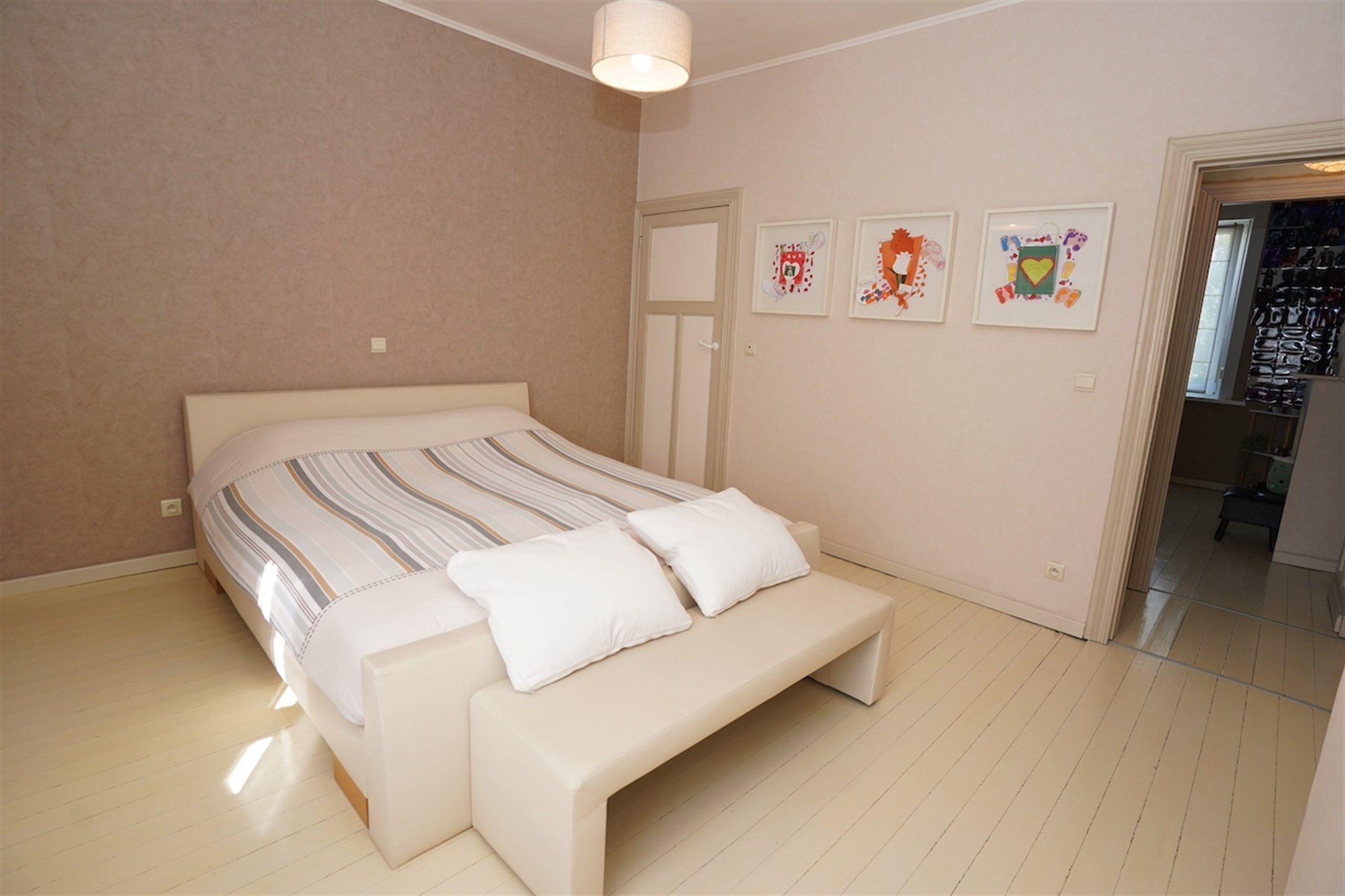 Instapklare woning met mooie tuin en privé garage achteraan foto 21