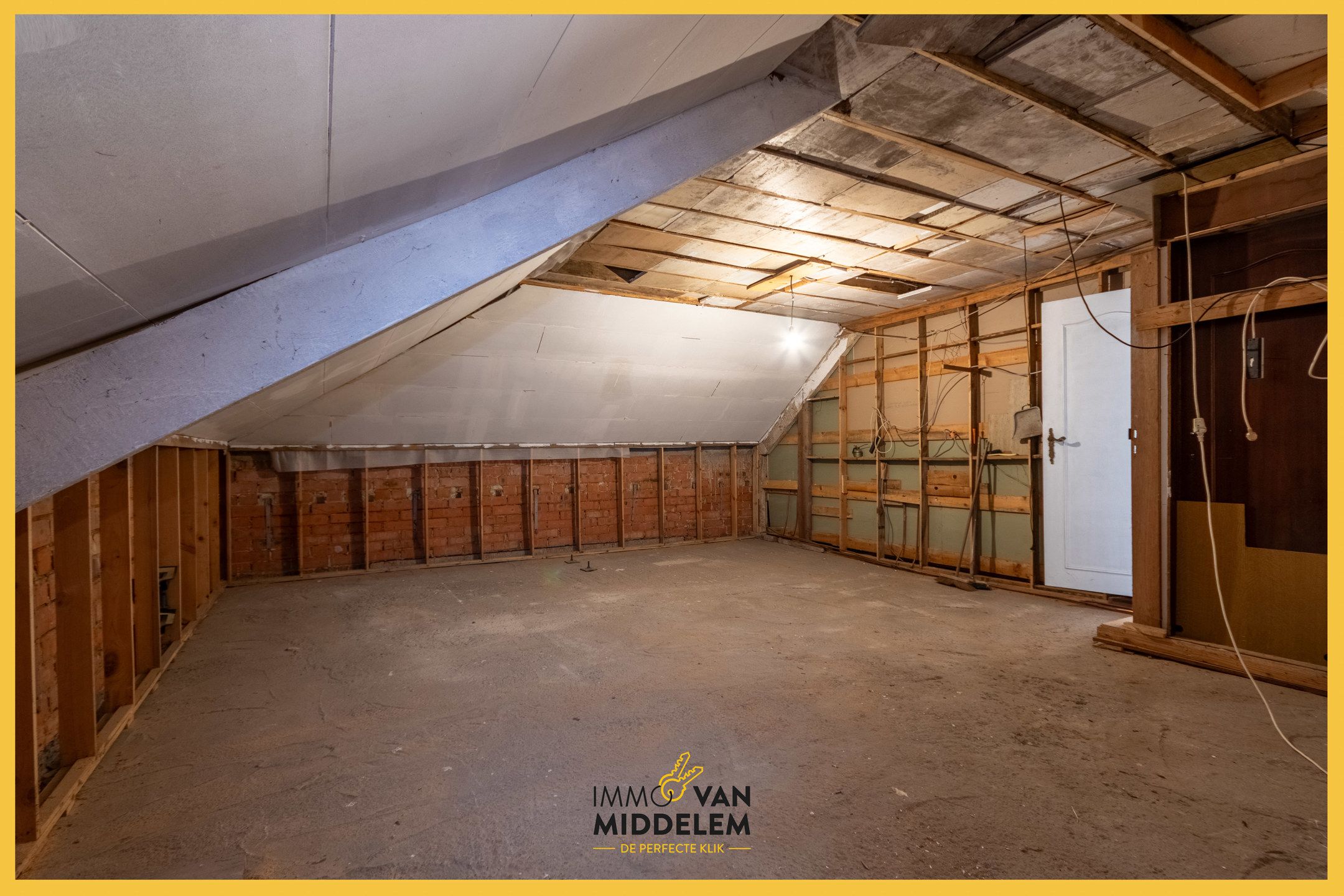 GROTE KARAKTERVOLLE WONING MET GARAGE EN TUIN foto 27
