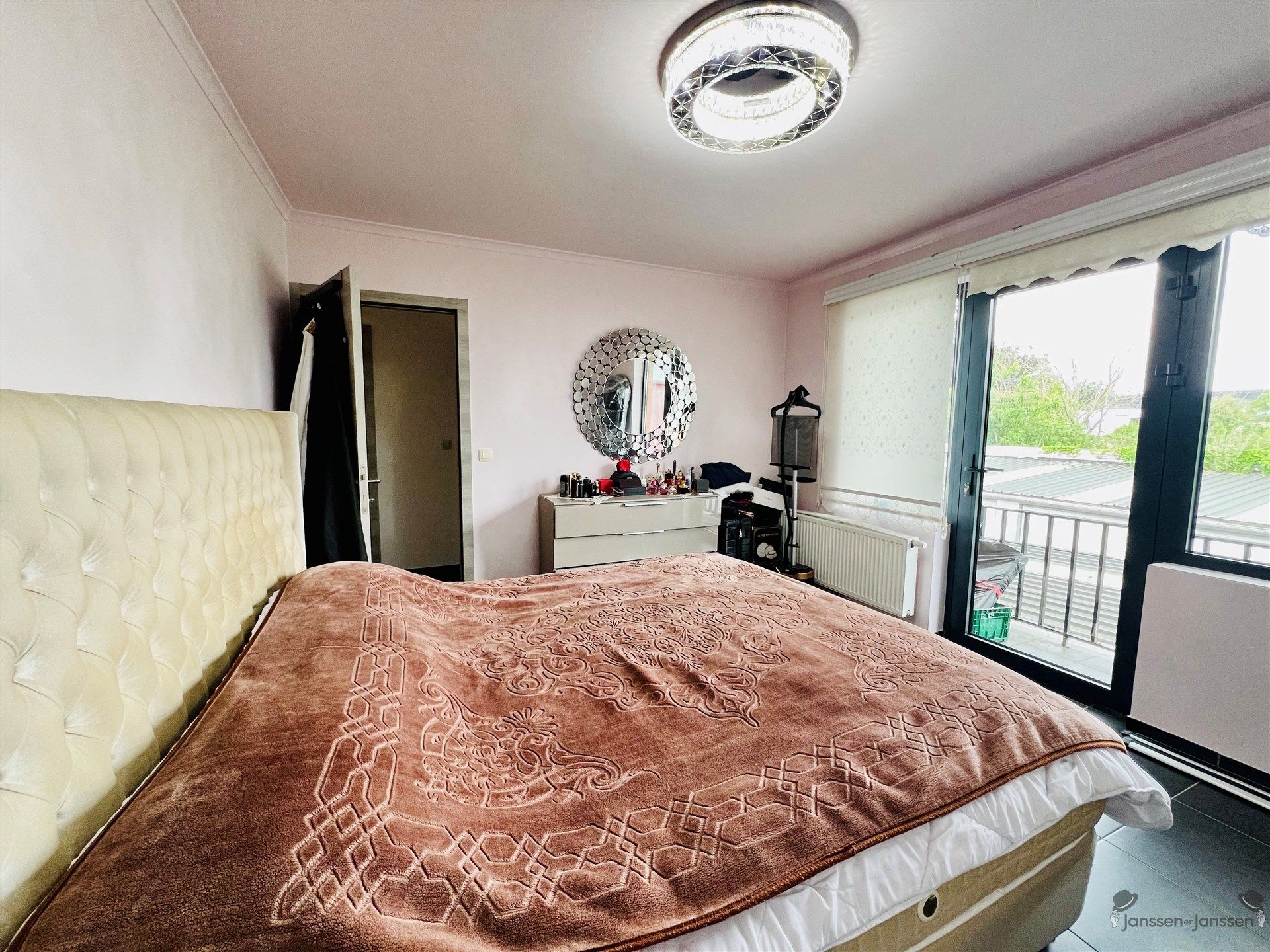 2 slaapkamer appartement met garage foto 7