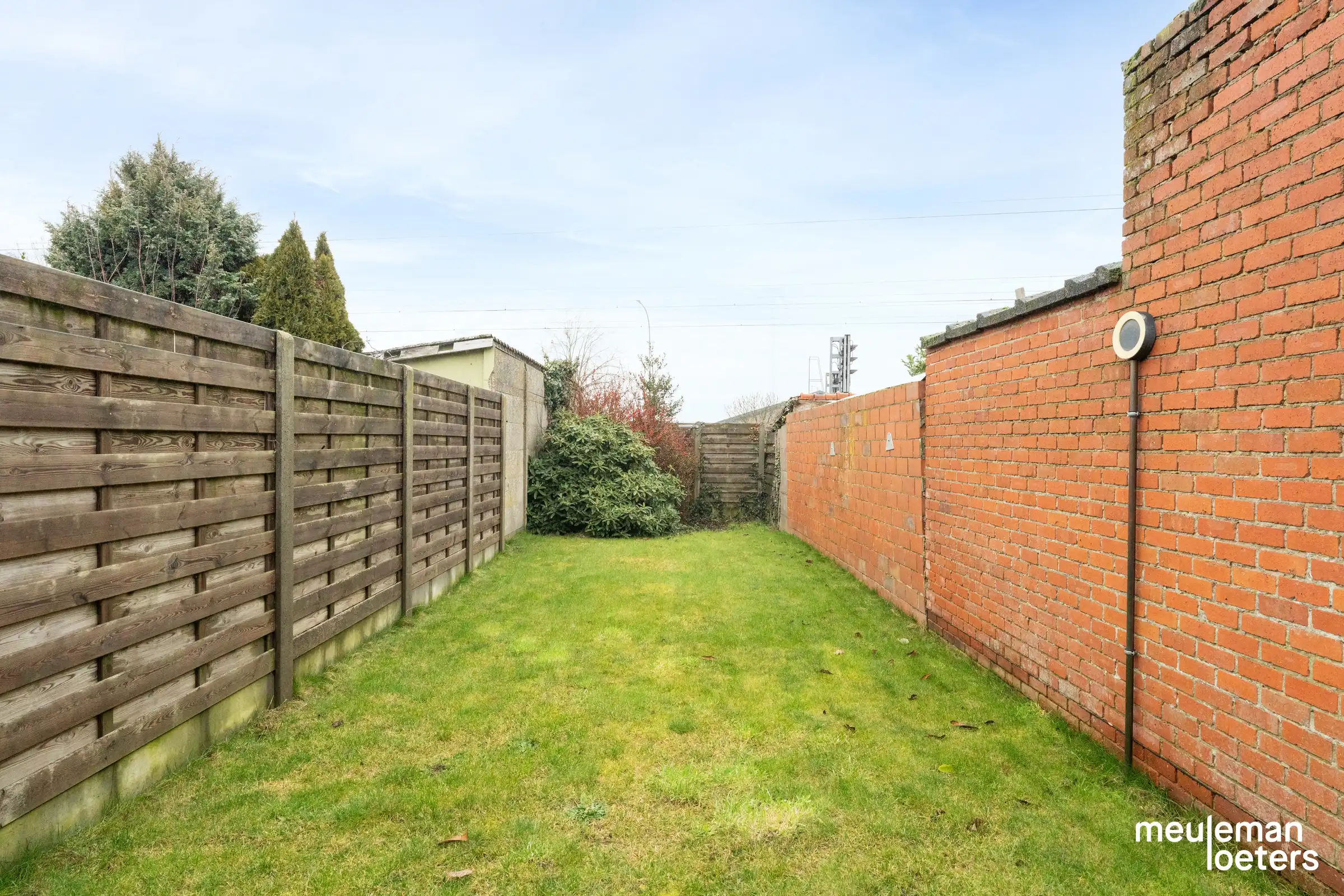 Volledig gerenoveerde woning met hedendaags comfort foto 17