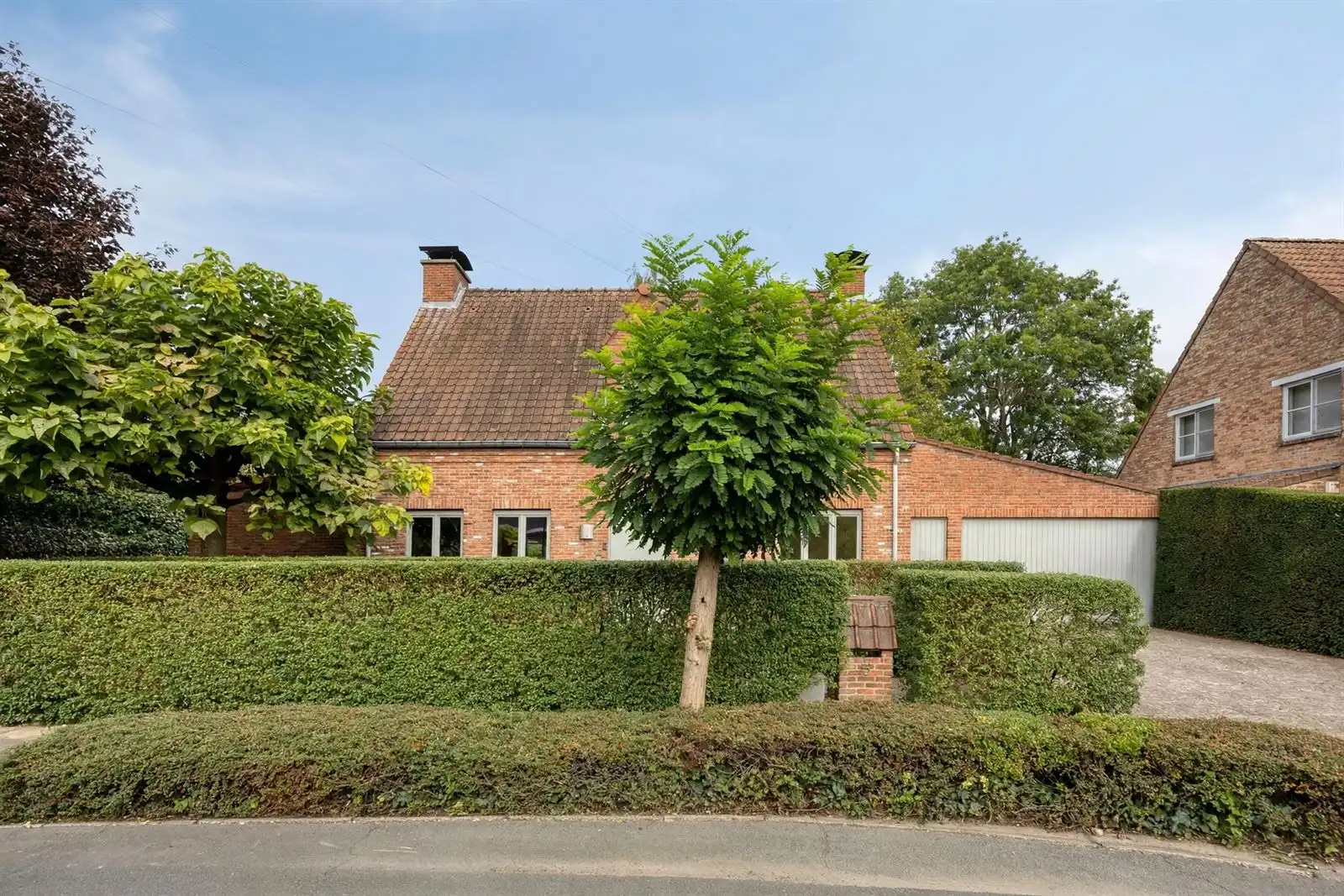 Prachtige open bebouwing met 3 slaapkamers, bureau en ruime tuin op toplocatie te Lint foto 3