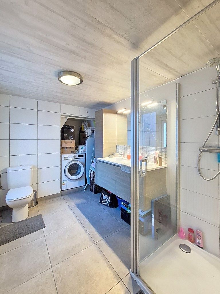 Gemeubelde gezinswoning met 2 slpks foto 6