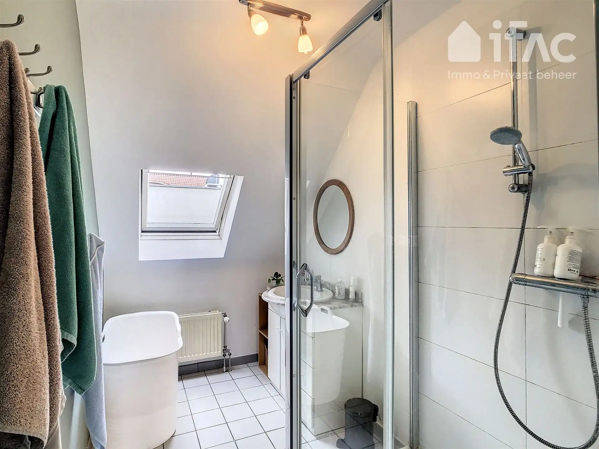Zeer rustig gelegen villa  foto 19