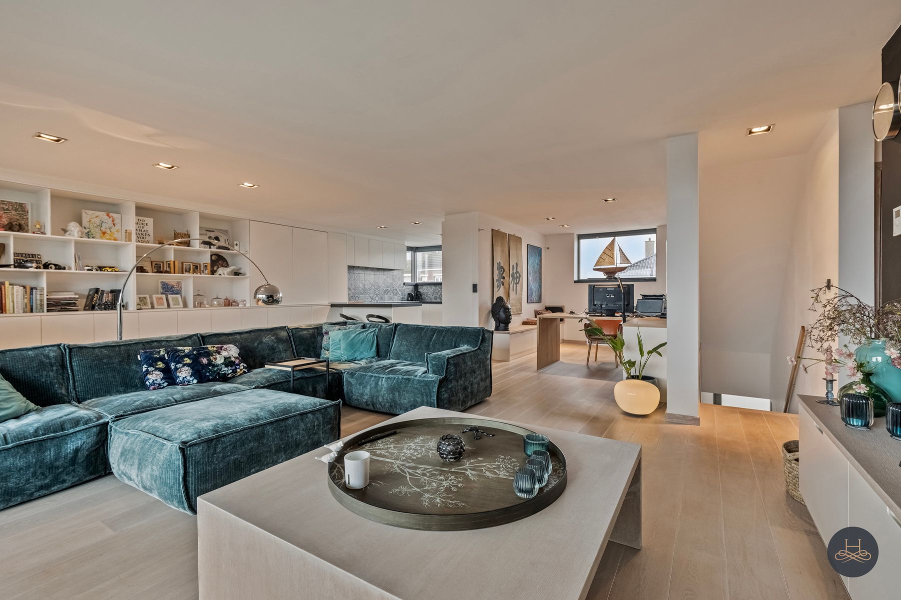 Luxueuze ruime BEN-woning met handelspand en appartement foto 26