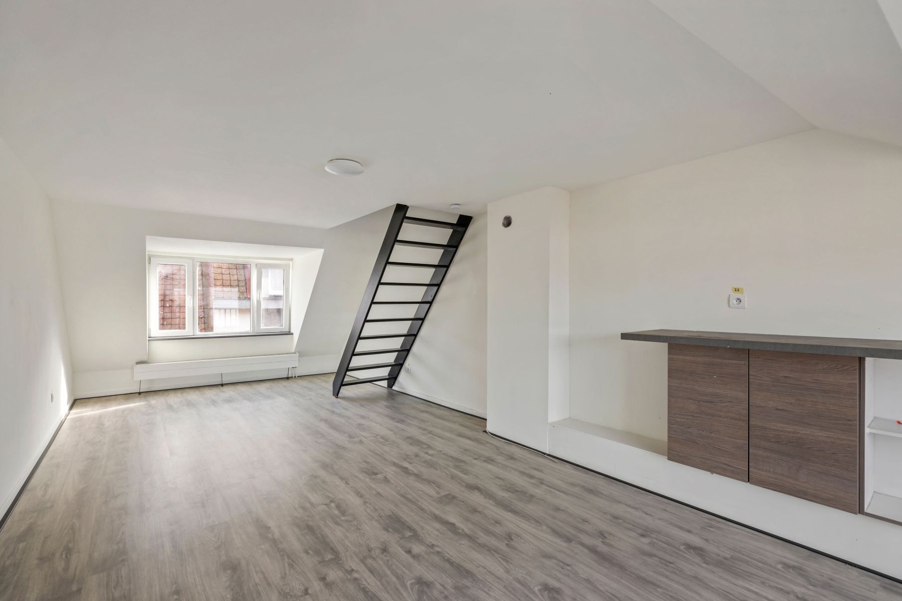 onder optie Deels af te werken woning 3-4 slaapkamers  foto 9