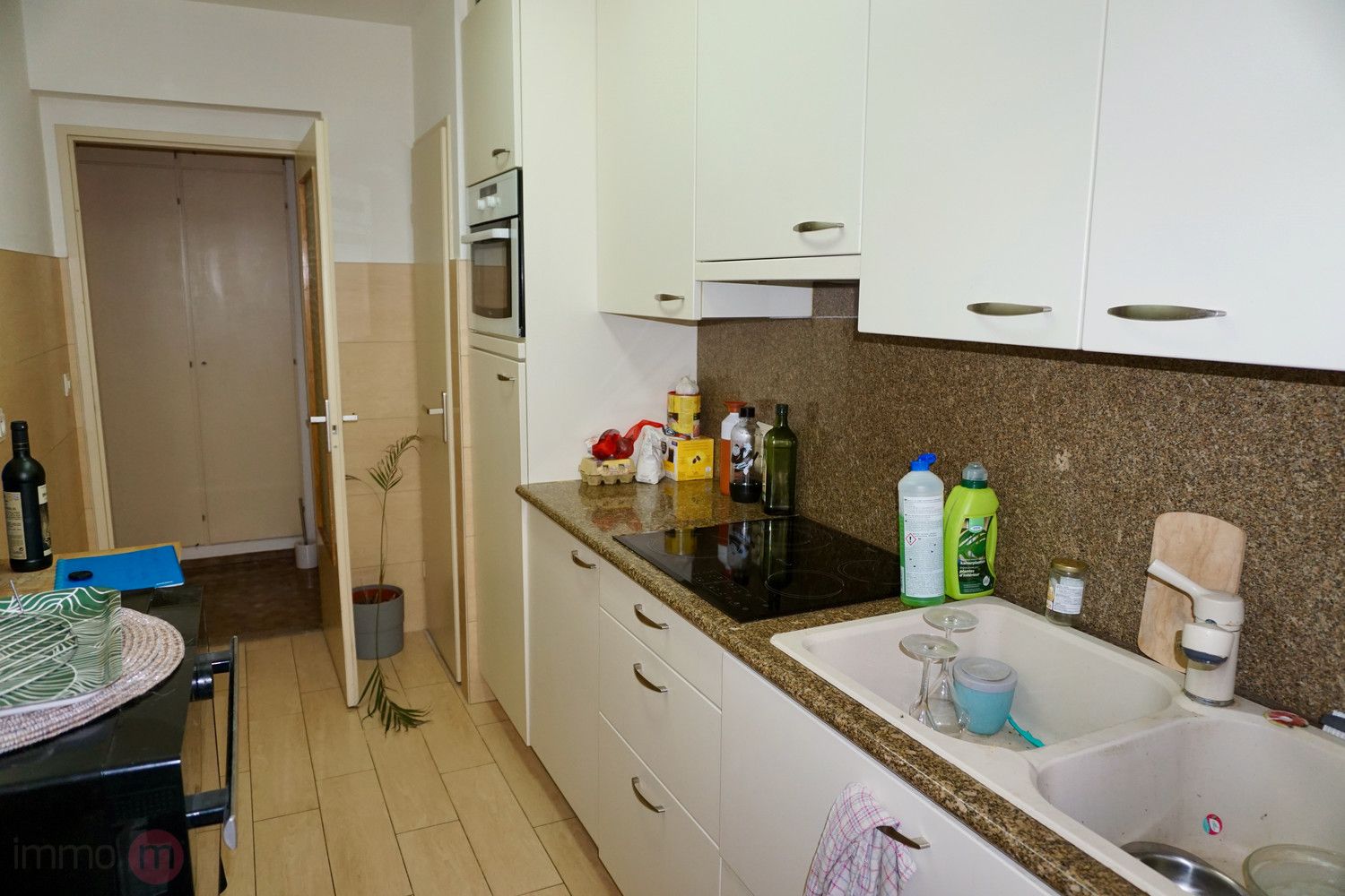Centraal gelegen appartement met 2 slaapkamers en autostaanplaats. foto 6