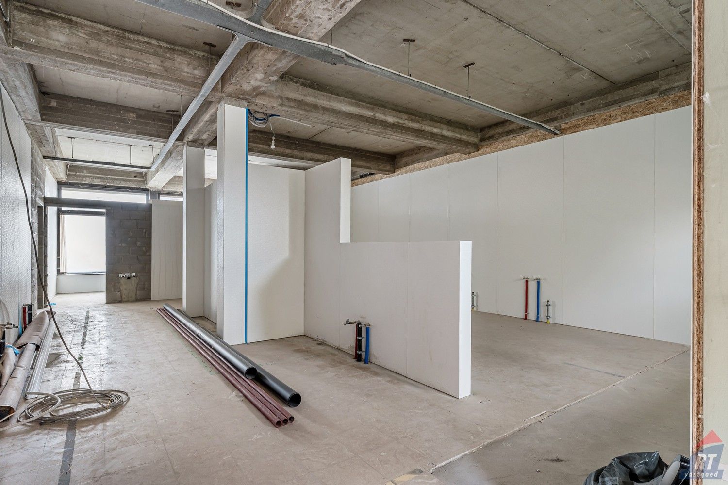 Opbrengsteigendom bestaande uit 2 handelsruimtes en een ruim appartement foto 13