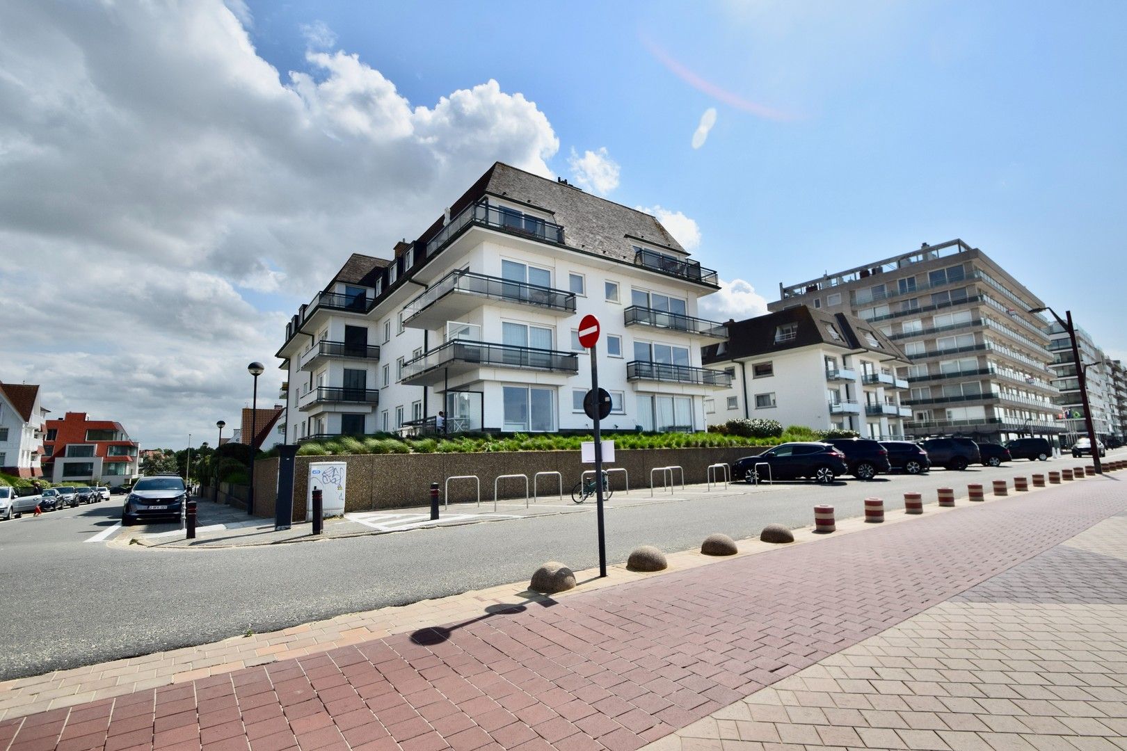 Luxueus gerenoveerd hoekappartement met zeezicht vlakbij de wandeldijk in het Zoute. foto 22