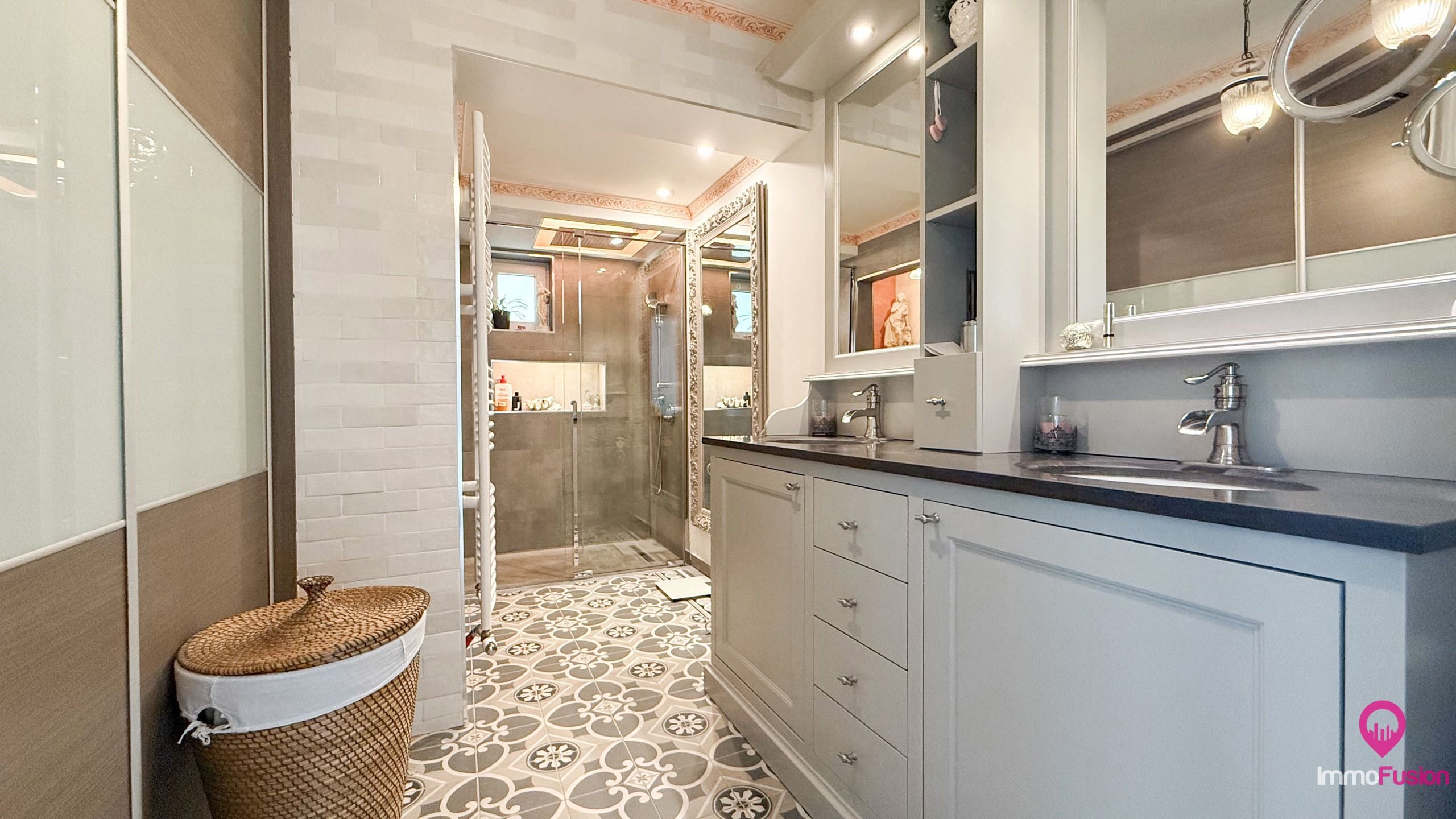 Instapklare woning met 4 slpks, 3 badkamers en mooie tuin! foto 30
