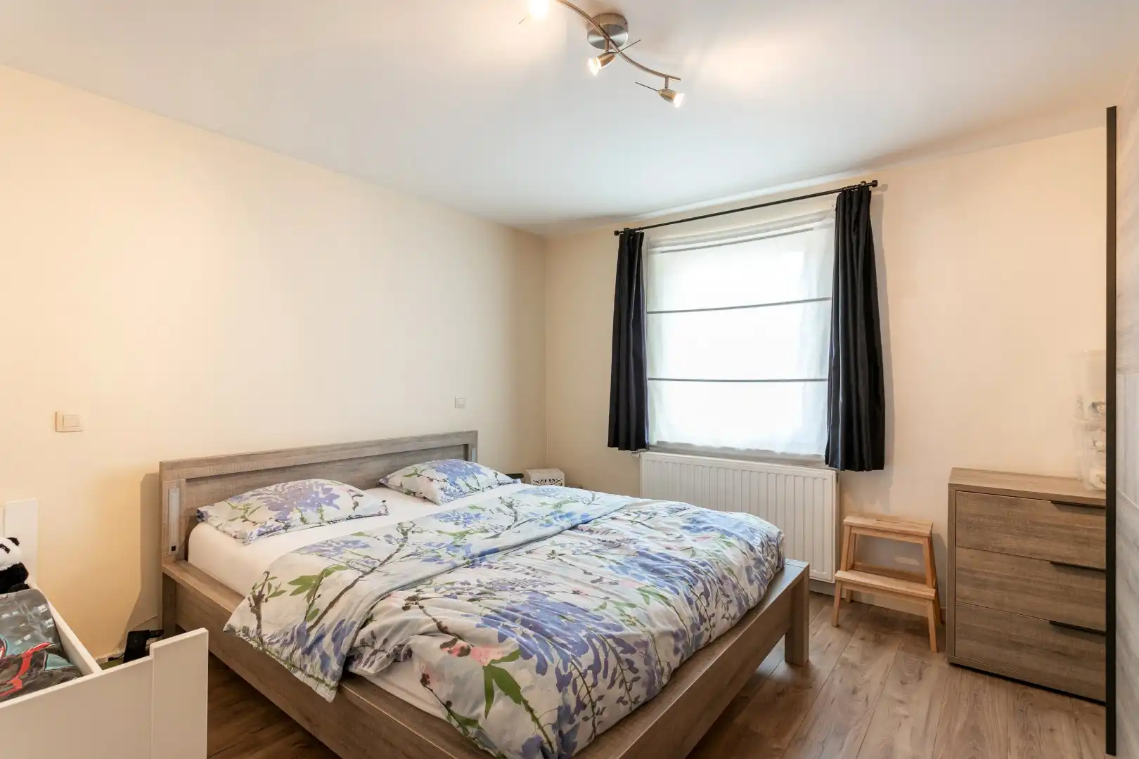 Instapklare woning met tuin te Sint-Pieters-Leeuw foto 11