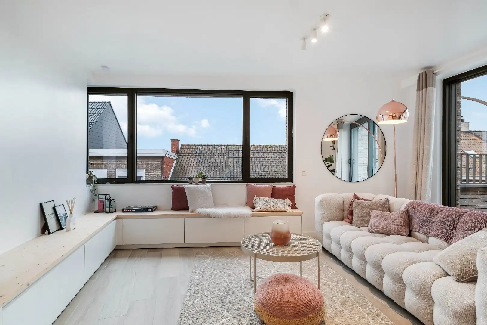 Instapklaar appartement met 2 slaapkamers en staanplaats in Ieper-centrum foto 15