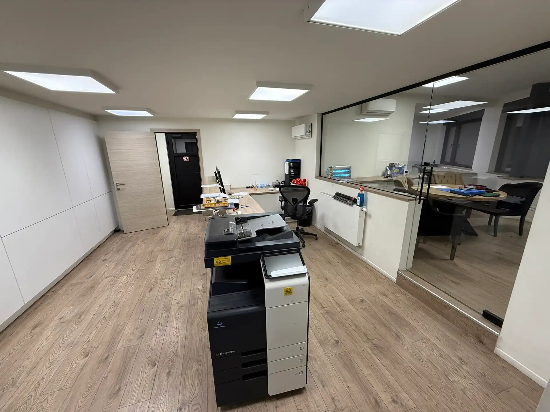 Magazijn met kantoren te huur nabij de Haven van Antwerpen foto 6