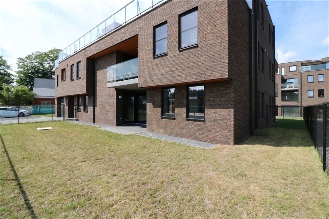 Glkvlrs (2 slpk), energiezuinig, terras & tuintje, 2 autostaanpl., kelderberging foto {{pictureIndex}}