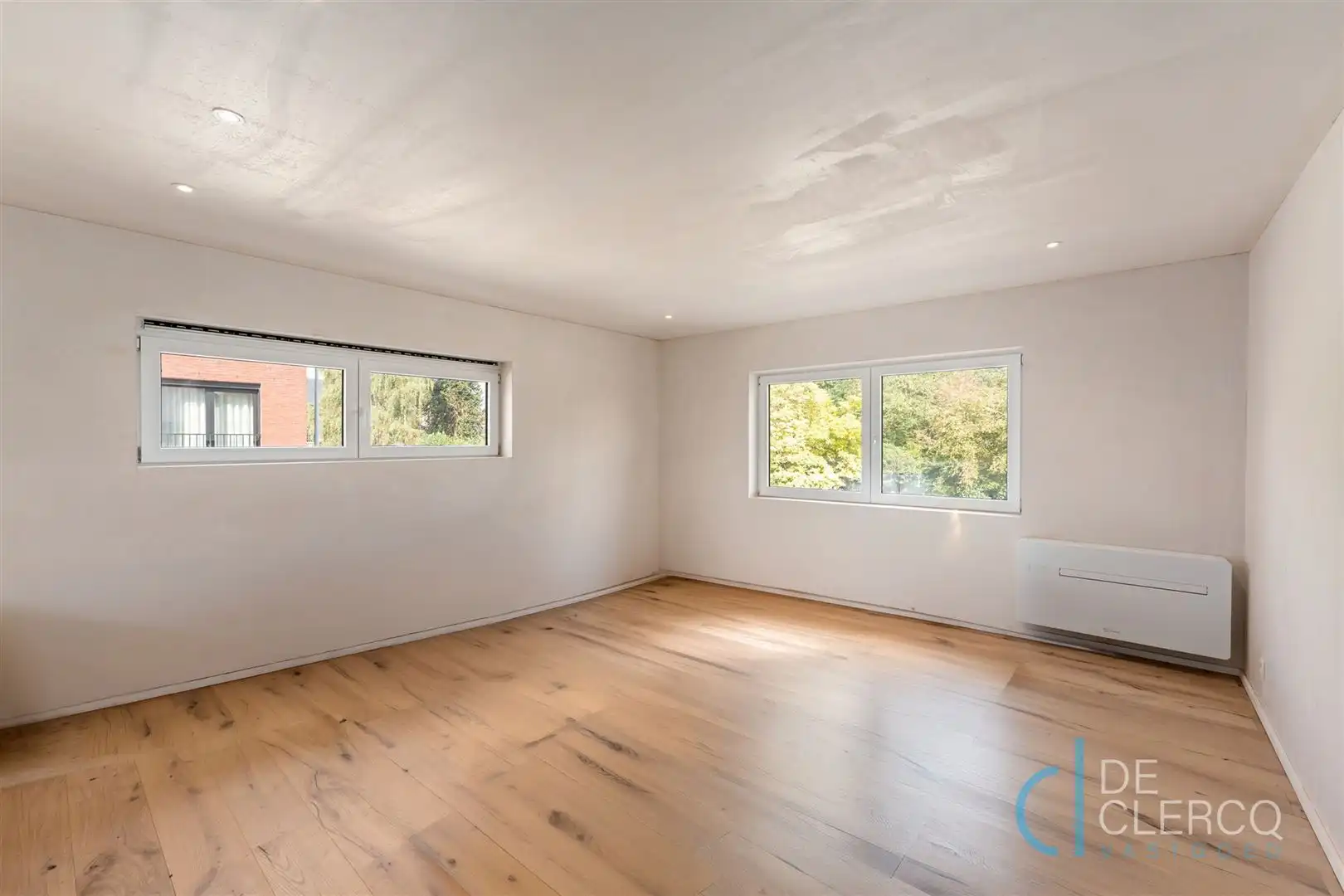 Gerenoveerde woning met oprit te koop in centrum Lochristi!  foto 7