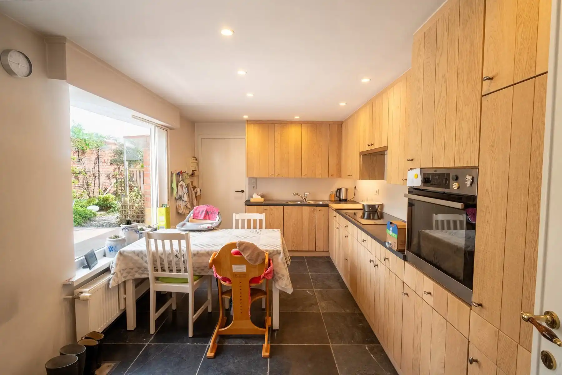 Grote gezinswoning nabij de jachthaven van Beernem foto 8