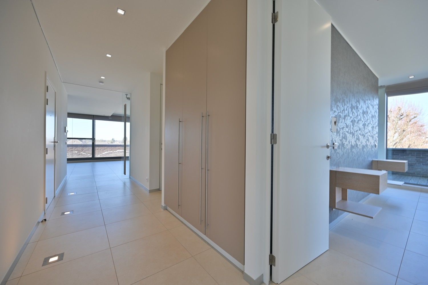Schitterend penthouse van 185 m² gelegen op de 2de verdieping van een exclusieve residentie "Park Oud Rekem" in hartje Oud-Rekem te Lanaken. foto 15