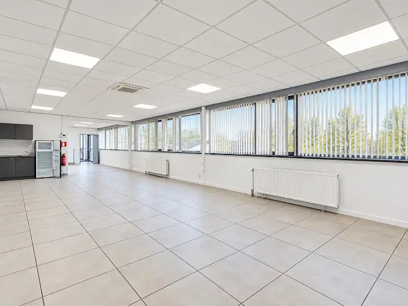 TE HUUR: (Antwerpen) kantoor foto 2