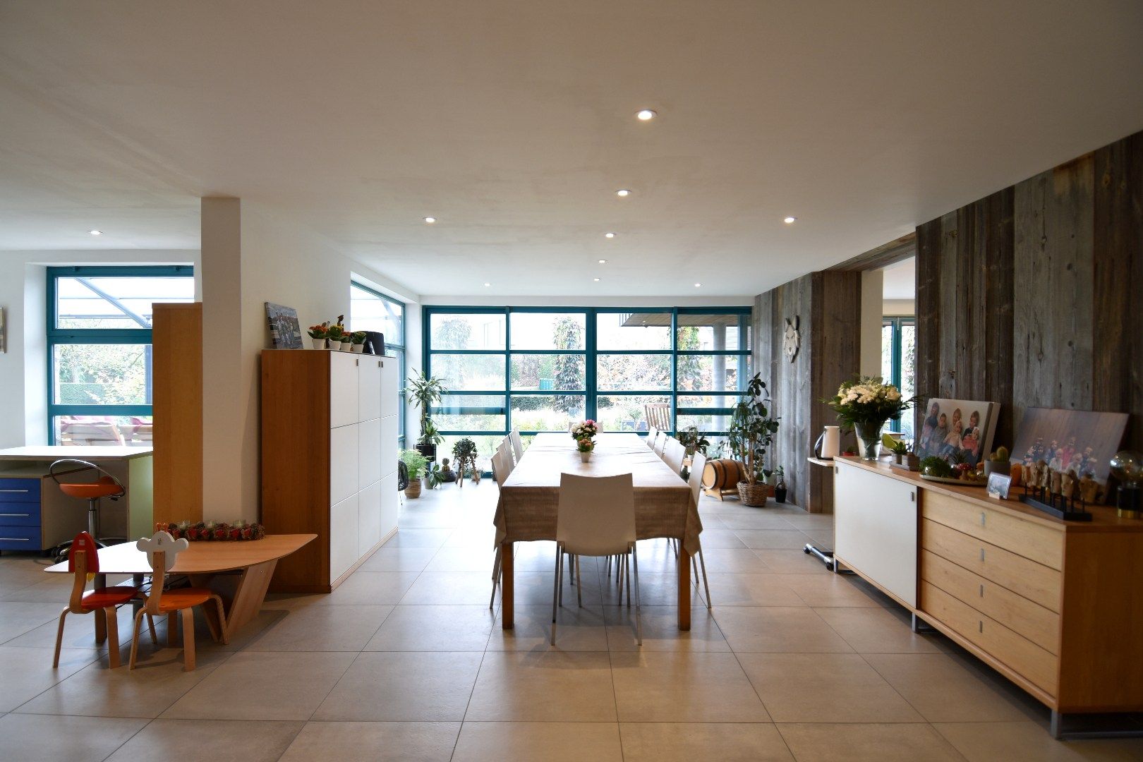 Uitzonderlijk vastgoed te koop op een zeer royaal perceel (2103 m²) in Gullegem foto 10