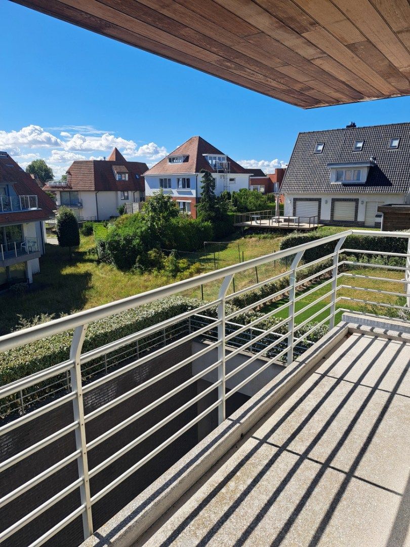 RUIM VERZORGD  HOEKAPPARTEMENT IN VILLA RESIDENTIE OP WANDELAFSTAND VAN HET STRAND  foto 3