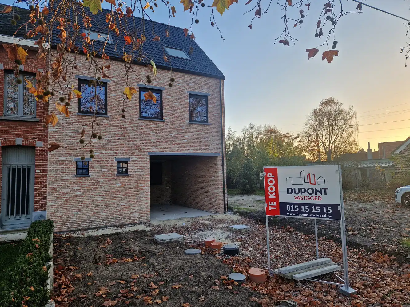 Nieuwbouw Woning - 3/4 Slpk - Oplevering Casco - 6% BTW Mogelijk foto {{pictureIndex}}