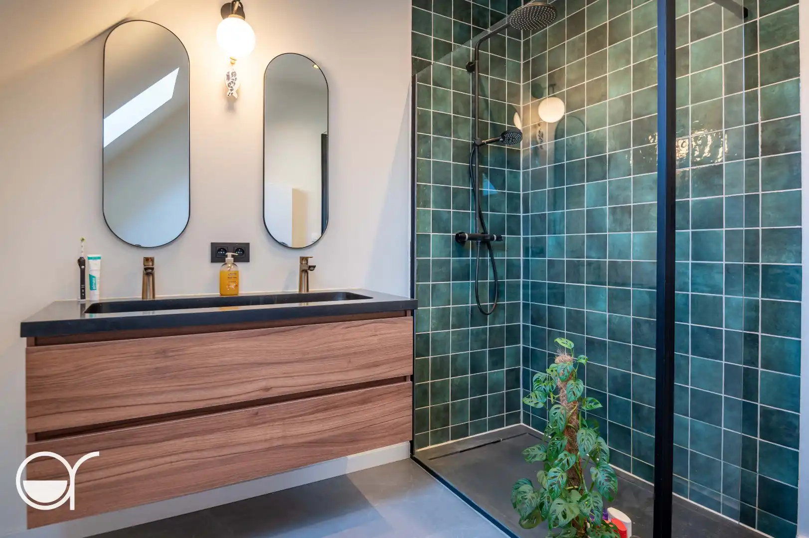 Volledig gerenoveerde woning gelegen aan het klein begijnhof. foto 9