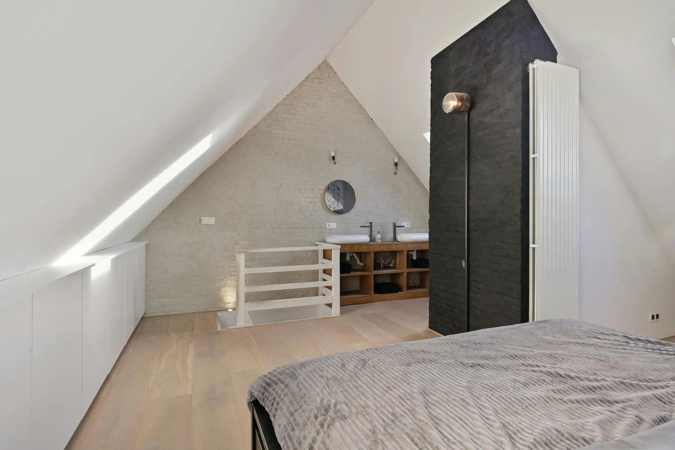 Volledig gerenoveerde woning met tuin te koop in Luchtbal!  foto 15