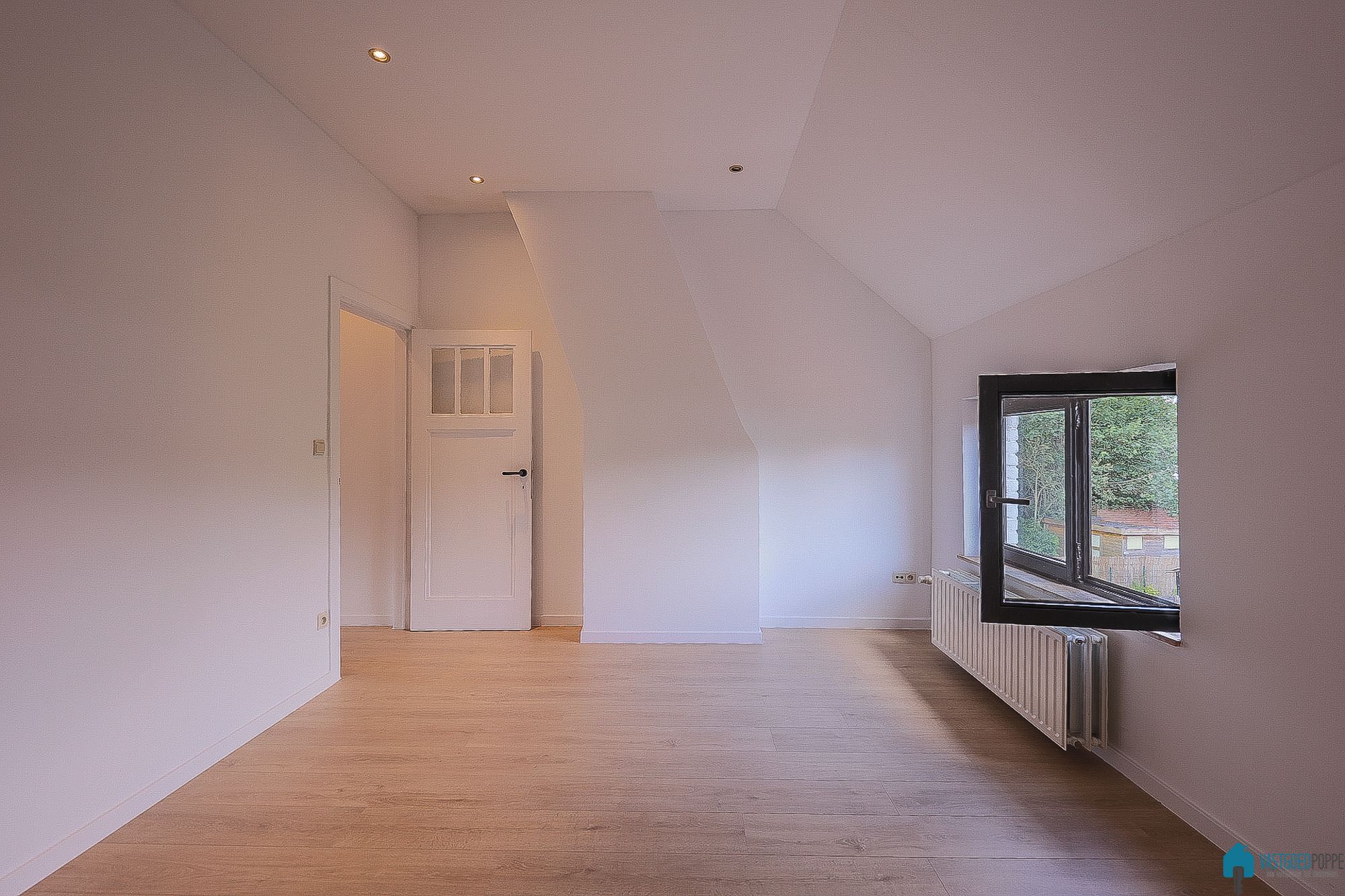 Woning met tuin, toplocatie foto 17