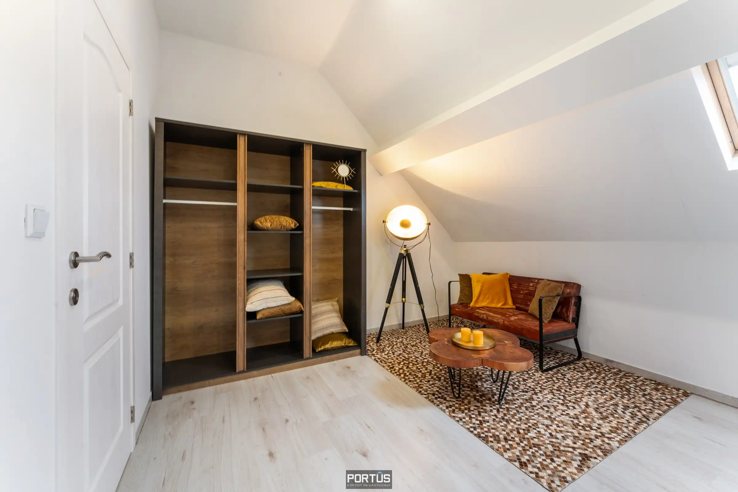 Centraal gelegen instapklare woning te Nieuwpoort-Stad  foto 9