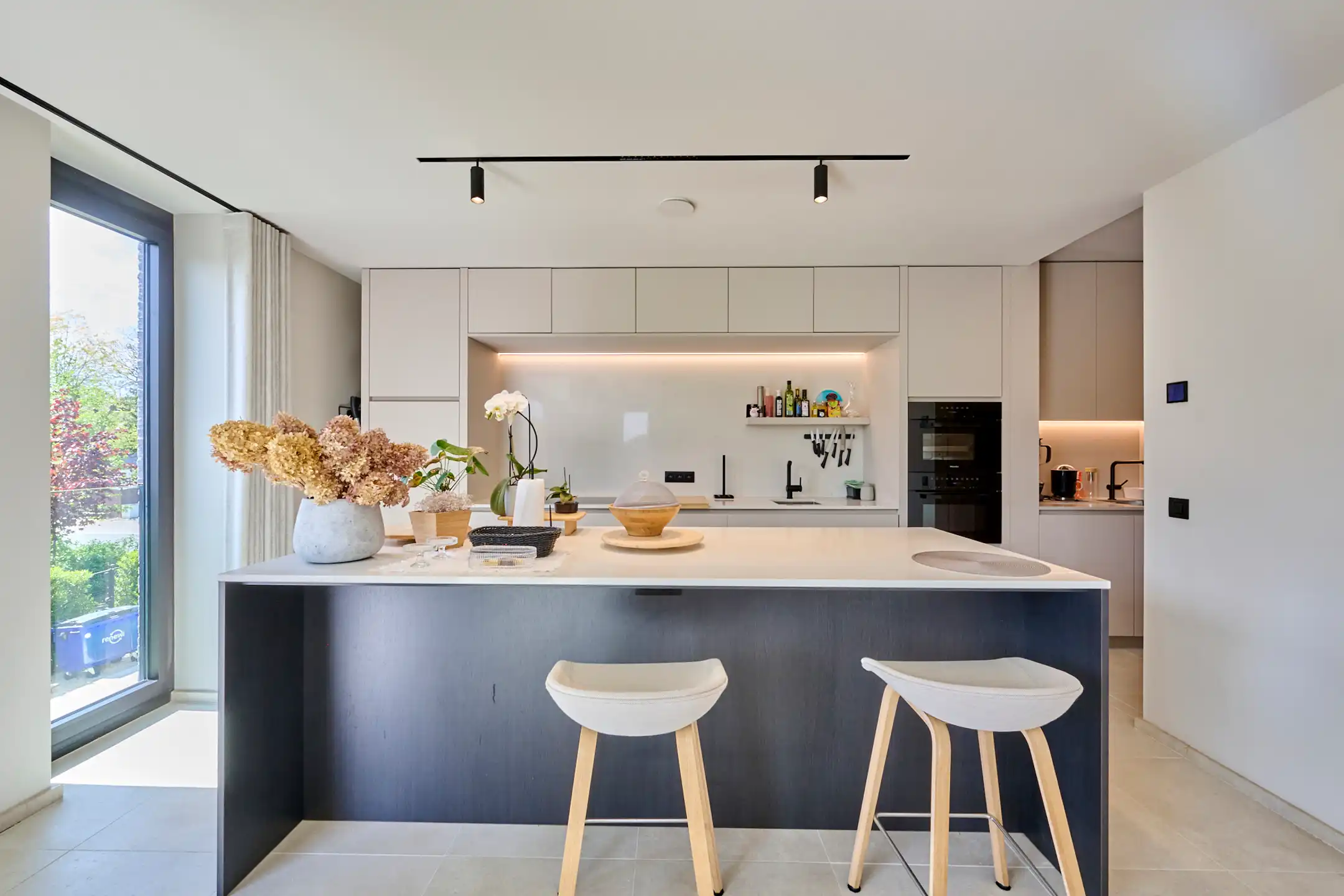 LUXUEUS GEMEUBELD APPARTEMENT MET TERRAS foto 8